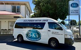 Bks Pioneer Motel